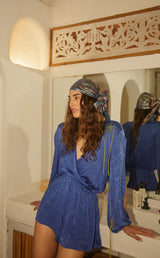 Mono de escote cruzado