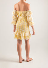 Vestido corto bordado con volantes