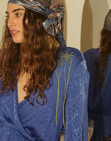 Mono de escote cruzado