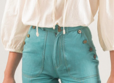 Jeans with pockets and buttons